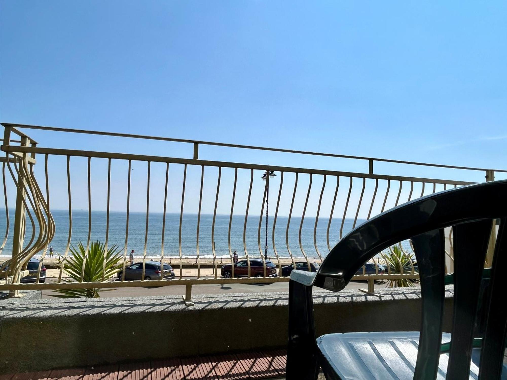 Bay View - Seafront, Sandown - Free Car Ferry For Bookings Of 3 Or More Nights, Subject To Availability Ngoại thất bức ảnh