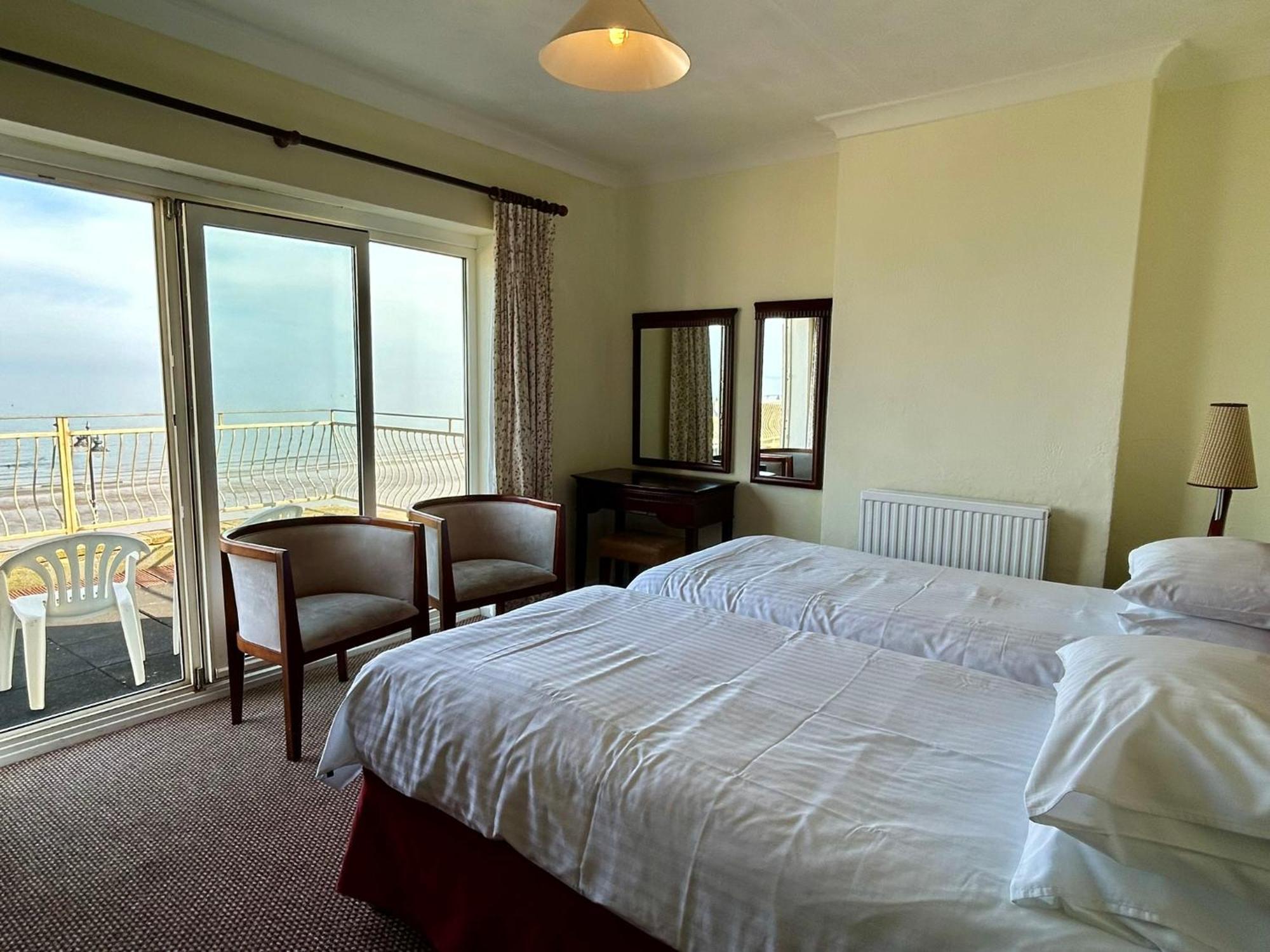 Bay View - Seafront, Sandown - Free Car Ferry For Bookings Of 3 Or More Nights, Subject To Availability Ngoại thất bức ảnh