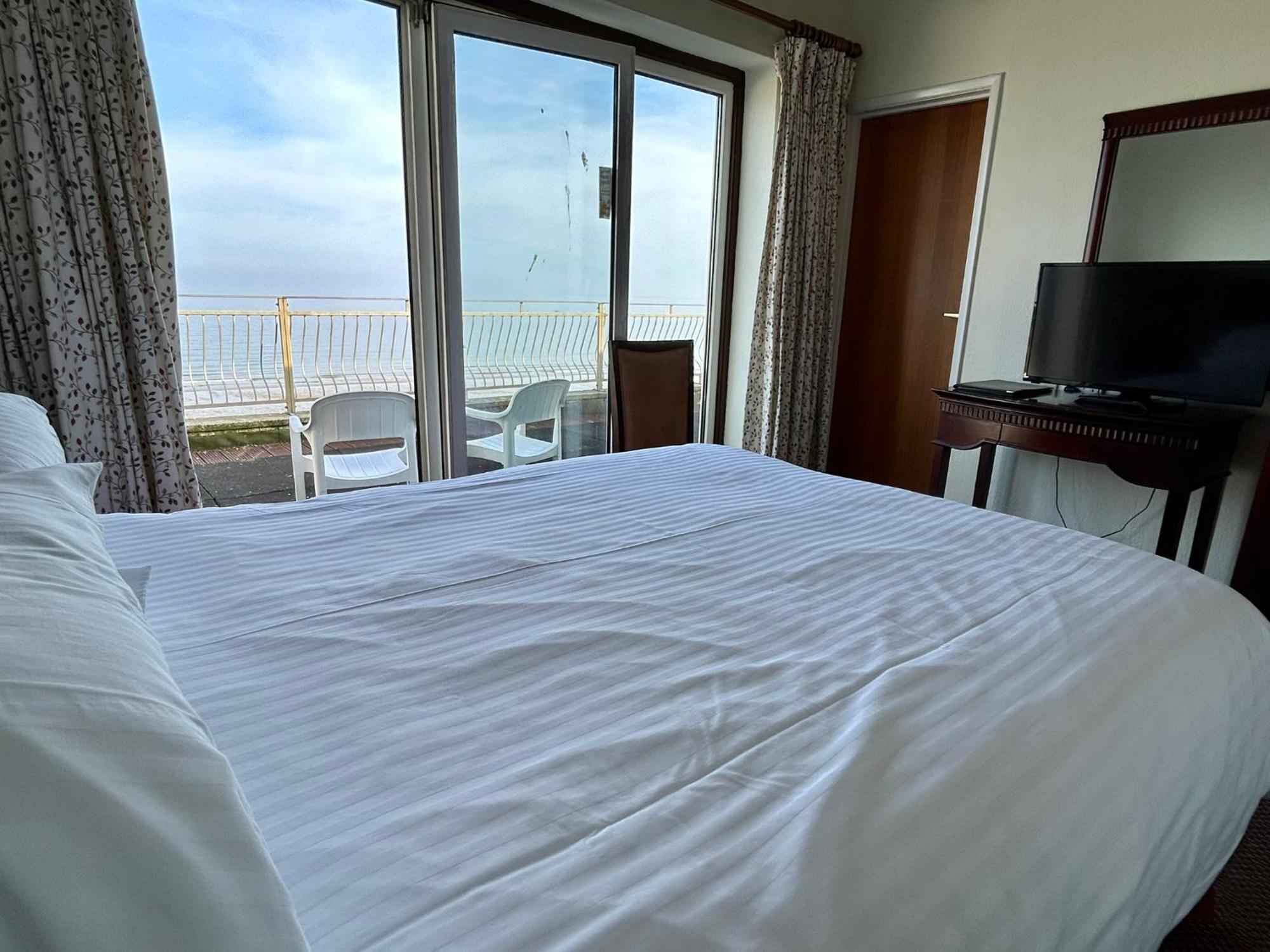 Bay View - Seafront, Sandown - Free Car Ferry For Bookings Of 3 Or More Nights, Subject To Availability Ngoại thất bức ảnh