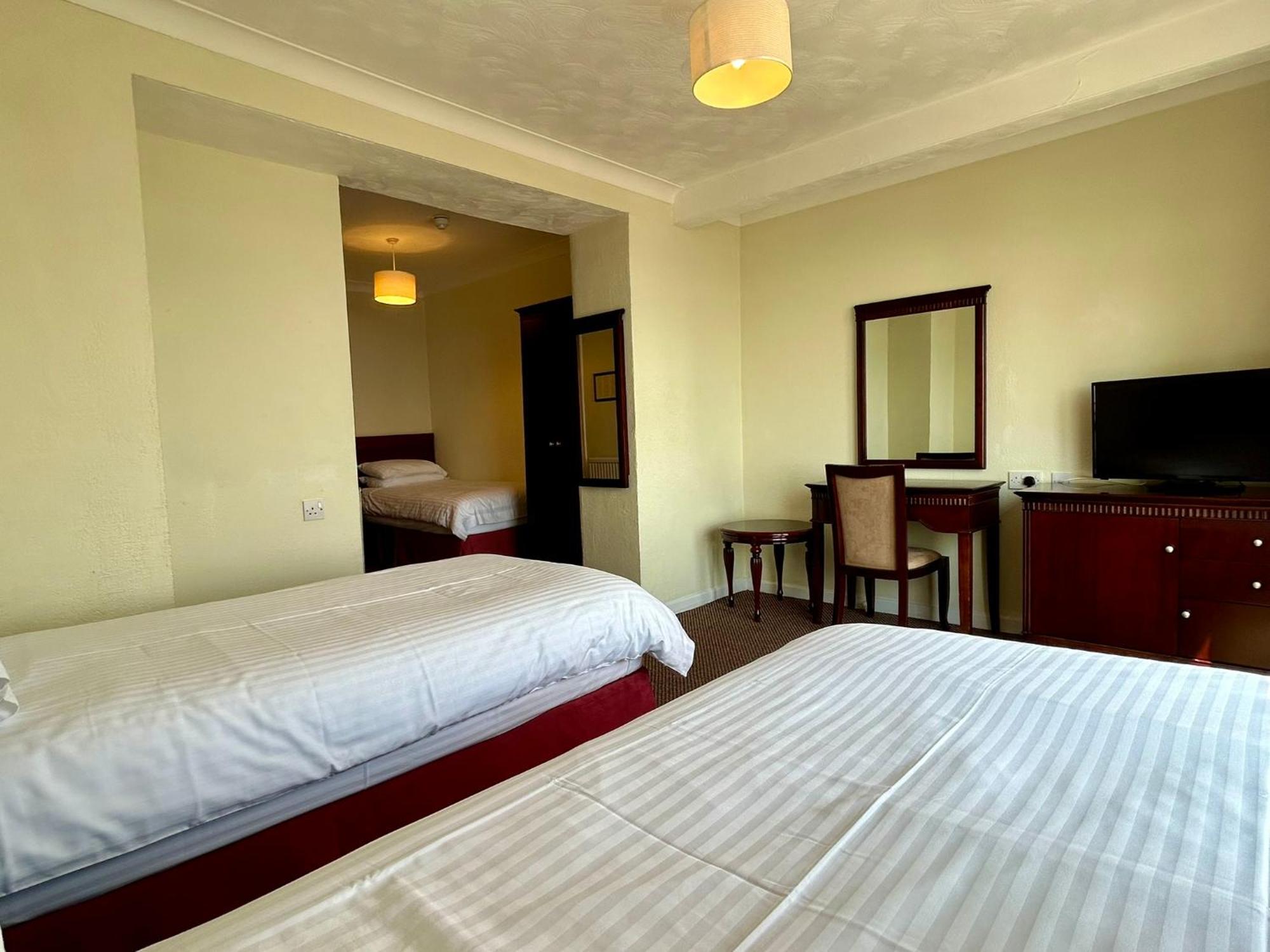 Bay View - Seafront, Sandown - Free Car Ferry For Bookings Of 3 Or More Nights, Subject To Availability Phòng bức ảnh